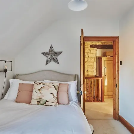 Large Stylish Luxury Cotswold Cottage - Ideal For Families, W/ Ev Charging Andoversford Exterior photo