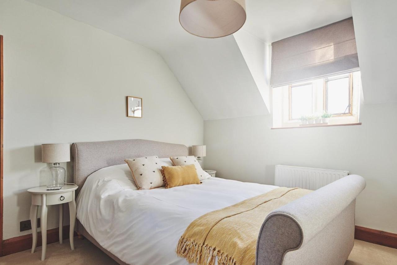 Large Stylish Luxury Cotswold - Ideal For Families, W/ Ev Charging *