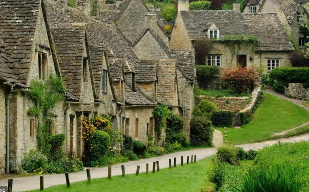 Large Stylish Luxury Cotswold - Ideal For Families, W/ Ev Charging