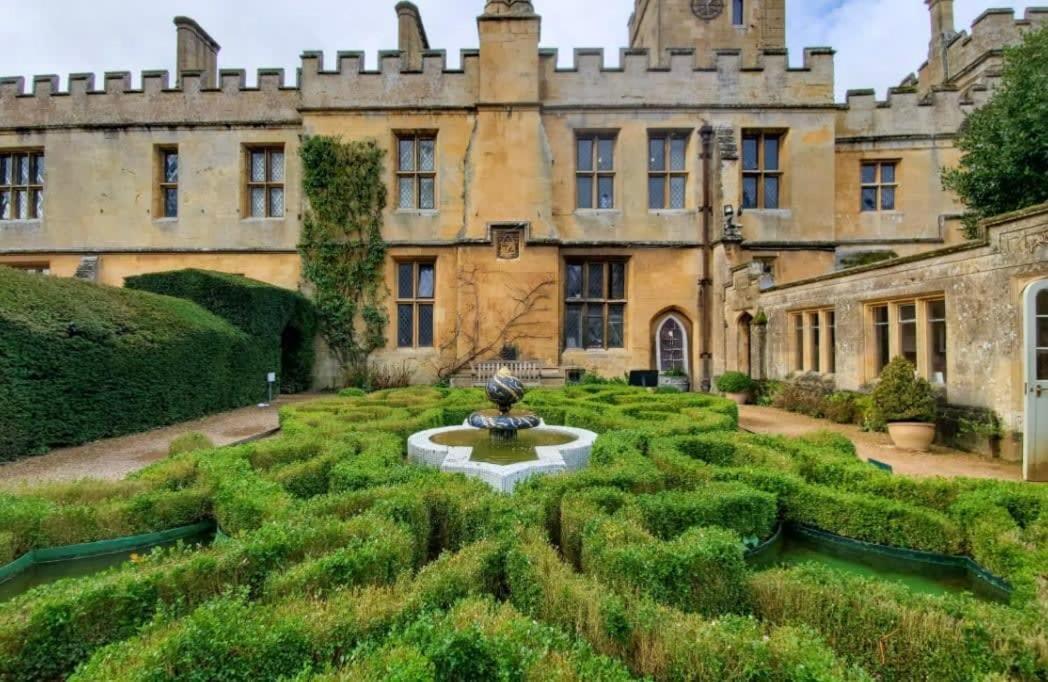 Holiday home Large Stylish Luxury Cotswold - Ideal For Families, W/ Ev Charging *