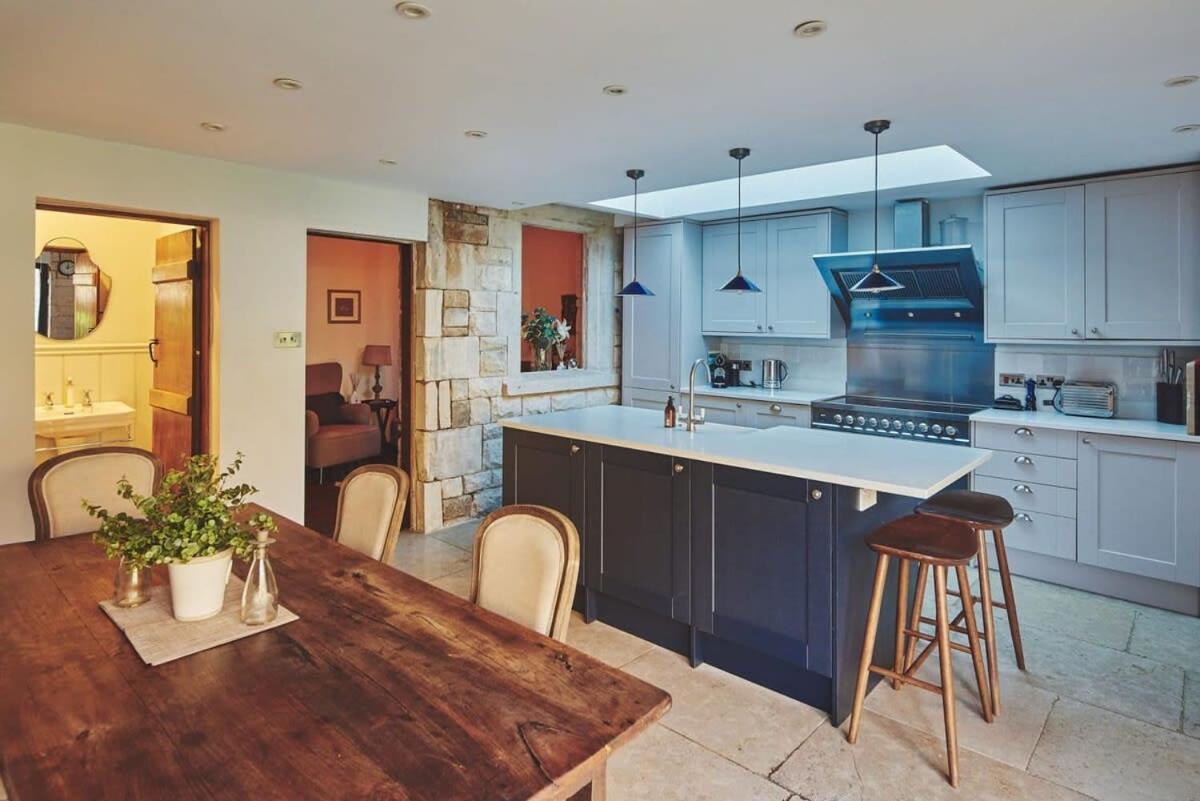 Large Stylish Luxury Cotswold - Ideal For Families, W/ Ev Charging Holiday home