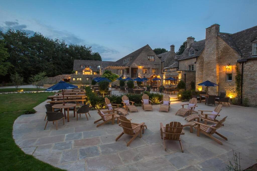 Large Stylish Luxury Cotswold - Ideal For Families, W/ Ev Charging