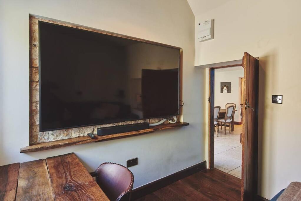 Holiday home Large Stylish Luxury Cotswold - Ideal For Families, W/ Ev Charging Andoversford